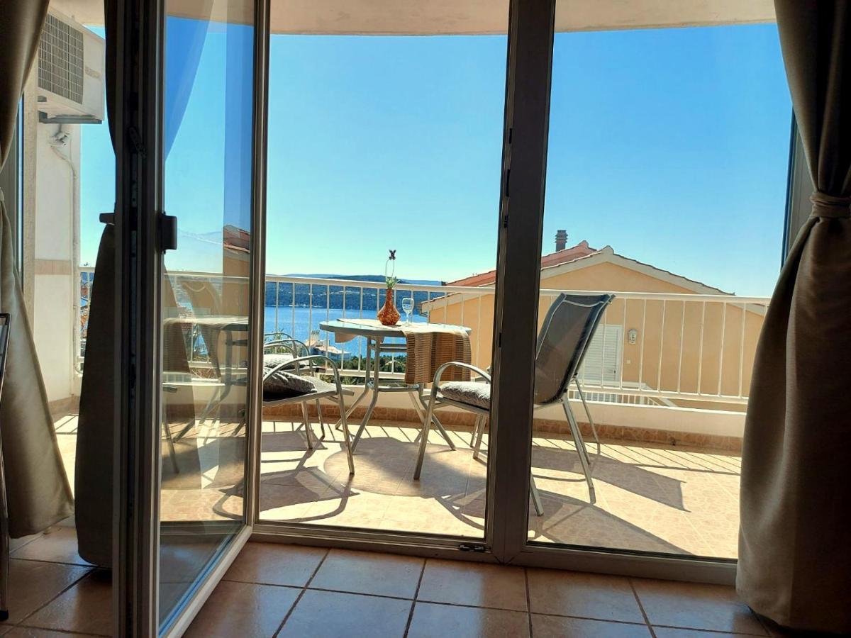 Apartments Jasna Трогир Екстериор снимка