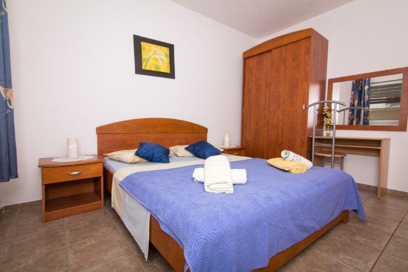 Apartments Jasna Трогир Екстериор снимка