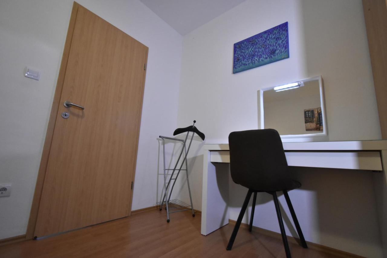Apartments Jasna Трогир Екстериор снимка