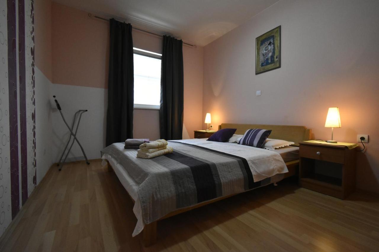Apartments Jasna Трогир Екстериор снимка