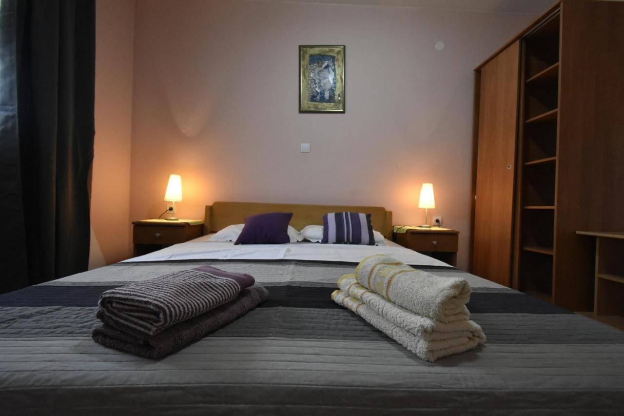 Apartments Jasna Трогир Екстериор снимка