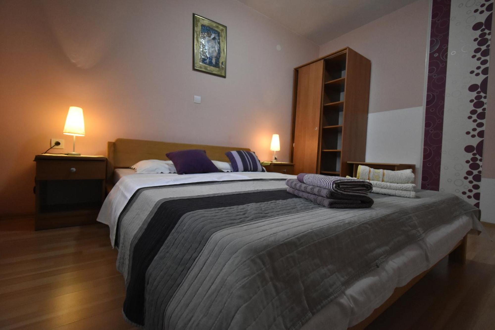 Apartments Jasna Трогир Екстериор снимка