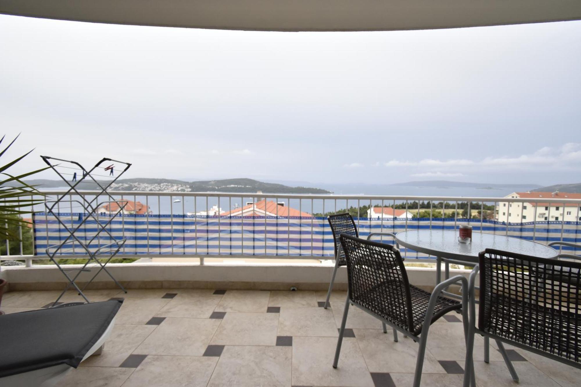 Apartments Jasna Трогир Екстериор снимка