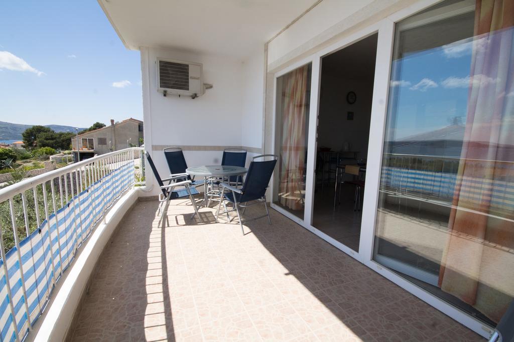 Apartments Jasna Трогир Екстериор снимка