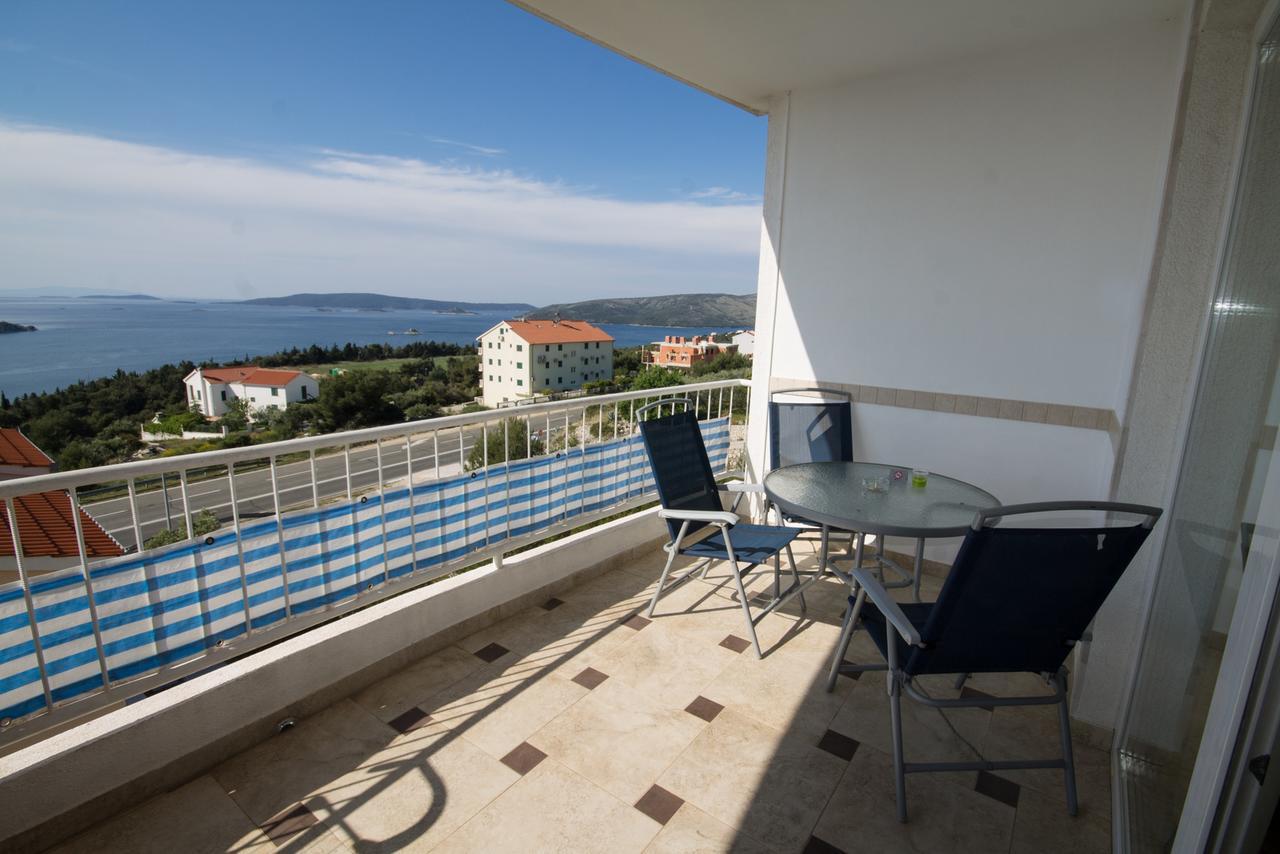 Apartments Jasna Трогир Екстериор снимка
