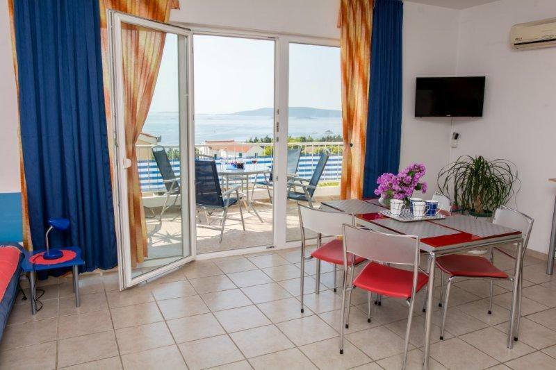 Apartments Jasna Трогир Екстериор снимка